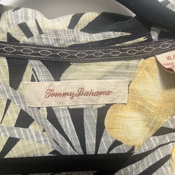 Tommy Bahama Hawaiian Shirt 🌺 - Picture 10 of 16